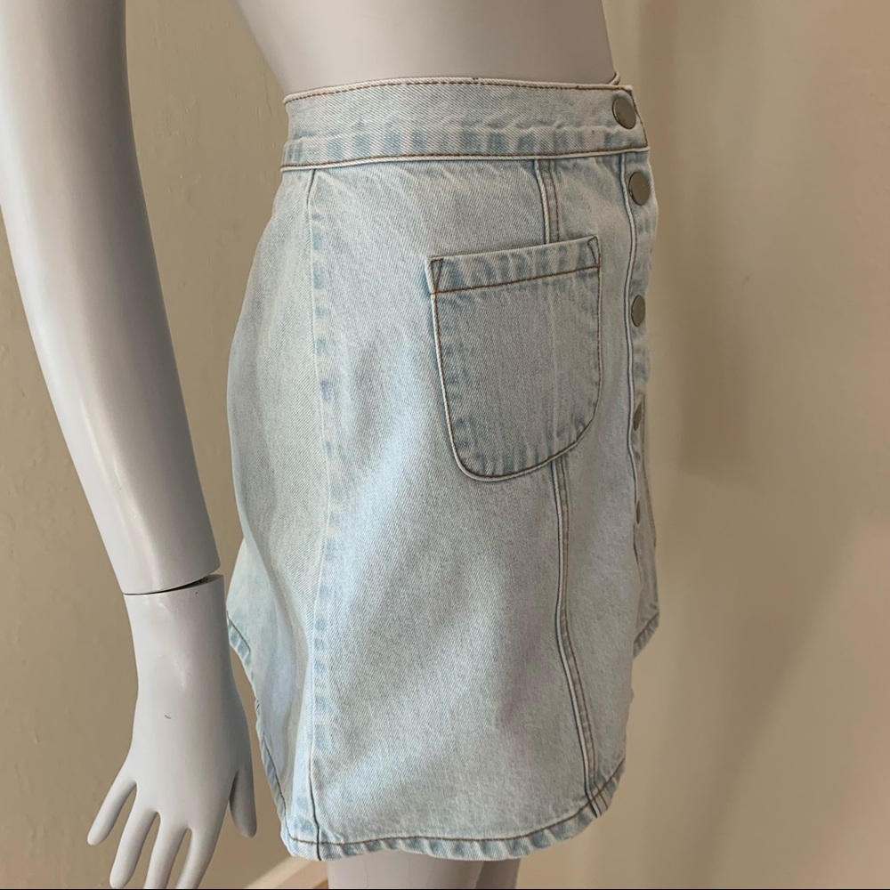 BDG Light Blue Denim Snap Front Pocket Mini Skirt Size Small - Picture 10 of 15